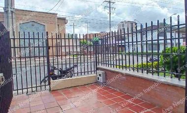 Área alquila Casa para entidades o familia.