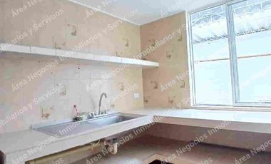 Área alquila Casa para entidades o familia.