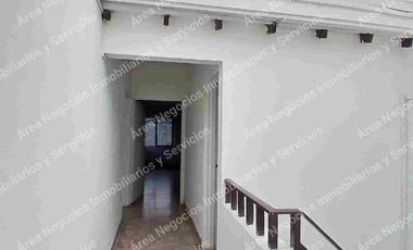 Área alquila Casa para entidades o familia.