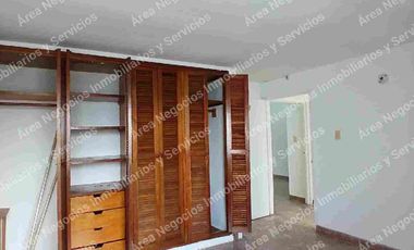 Área alquila Casa para entidades o familia.