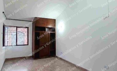 Área alquila Casa para entidades o familia.