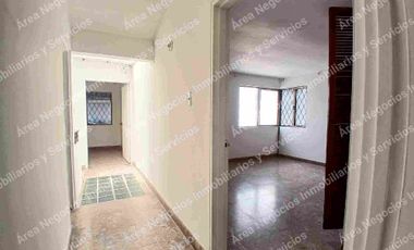 Área alquila Casa para entidades o familia.