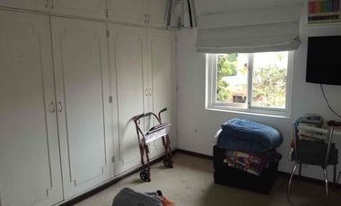 VENDO LINDA CASA FAMILIAR EN BARRANCO, EXCELENTE UBICACIÓN.