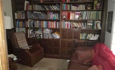 VENDO LINDA CASA FAMILIAR EN BARRANCO, EXCELENTE UBICACIÓN.