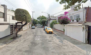 Casa en Remate – Excelente Ubicación  – Precio por Debajo de Mercado