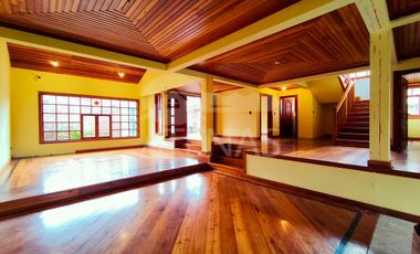 CASA COMERCIAL, CON AREA VERDE, COMPLEJO DE TOTORACOCHA