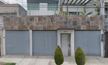 Casa en Remate – Excelente Ubicación – Precio por Debajo de Mercado