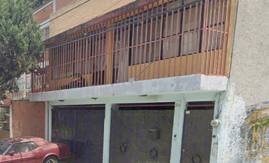 Casa en Remate – Excelente Ubicación – Precio por Debajo de Mercado