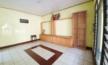 RUMAH DIJUAL DI SOLO DEKAT STASIUN BALAPAN BISA UNTUK RUANG USAHA
