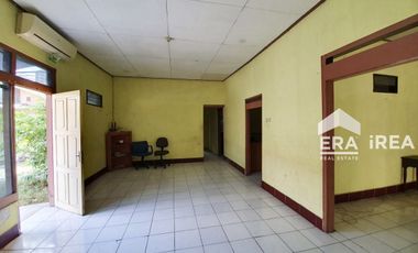 RUMAH DIJUAL DI SOLO DEKAT STASIUN BALAPAN BISA UNTUK RUANG USAHA