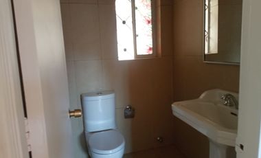 Arriendo Linda Casa 3 Dorm 2 baños Sala de Estar, Ñuñoa