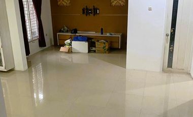 Rumah komplek jaya dekat pasar segar graha raya bintaro Semi furnish