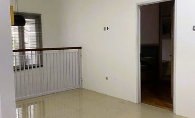 Rumah komplek jaya dekat pasar segar graha raya bintaro Semi furnish