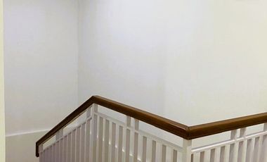 Rumah komplek jaya dekat pasar segar graha raya bintaro Semi furnish