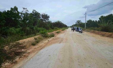 Tanah 30x100, jl. Riau Baru , cocok untuk Bengel Alat Berat.