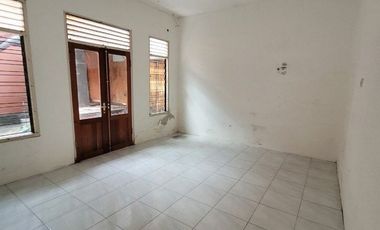 Rumah Siap Huni Dekat Fasilitas Umum Disewakan, di Denpasar Barat Area