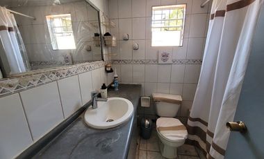 Se vende amplia casa de 4 dormitorios, a pasos de metro Los Quillayes,linea 4