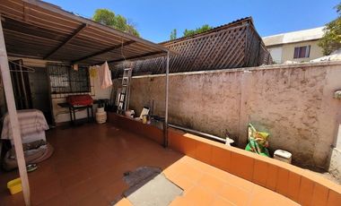 Se vende amplia casa de 4 dormitorios, a pasos de metro Los Quillayes,linea 4