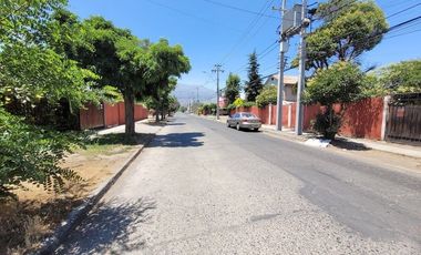 Se vende amplia casa de 4 dormitorios, a pasos de metro Los Quillayes,linea 4