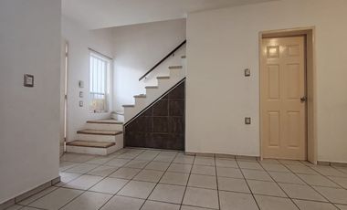 BONITA CASA EN RENTA EN COL. HOGARES DEL ALAMO