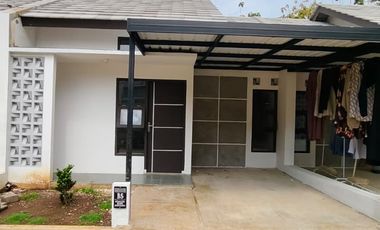 Rumah Baru Ready Promo Diskon 5 juta, Hanya 8 menit ke Pasar Argosari Harga sangat Terjangkau