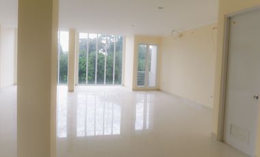 Disewakan Ruko Gandeng 3 Lantai Strategis di Boulevard Area komersial Royal Tajur Residence. Jl, Raya Tajur