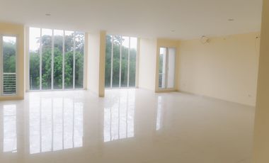 Disewakan Ruko Gandeng 3 Lantai Strategis di Boulevard Area komersial Royal Tajur Residence. Jl, Raya Tajur