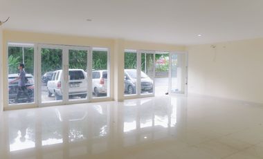 Disewakan Ruko Gandeng 3 Lantai Strategis di Boulevard Area komersial Royal Tajur Residence. Jl, Raya Tajur