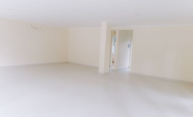 Disewakan Ruko Gandeng 3 Lantai Strategis di Boulevard Area komersial Royal Tajur Residence. Jl, Raya Tajur