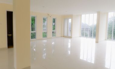 Disewakan Ruko Gandeng 3 Lantai Strategis di Boulevard Area komersial Royal Tajur Residence. Jl, Raya Tajur