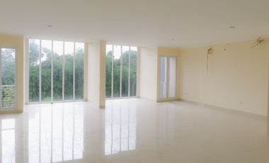 Disewakan Ruko Gandeng 3 Lantai Strategis di Boulevard Area komersial Royal Tajur Residence. Jl, Raya Tajur