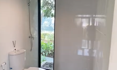 Rumah nyaman dan asri di perumahan mutiara gading city