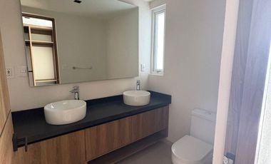 CASA EN RENTA EN RESIDENCIAL ALTOZANO