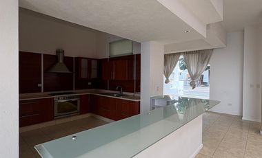 CASA EN RENTA EN RESIDENCIAL ALTOZANO