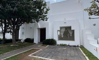 CASA EN RENTA EN RESIDENCIAL ALTOZANO