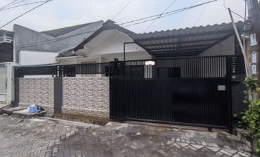 ‼️DIBAWAH HARGA PASARAN‼️   Rumah BARU RENOVASI di Perumahan Griya Kebraon Karang Pilang Wiyung Surabaya.