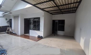 ‼️DIBAWAH HARGA PASARAN‼️   Rumah BARU RENOVASI di Perumahan Griya Kebraon Karang Pilang Wiyung Surabaya.