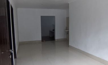 ‼️DIBAWAH HARGA PASARAN‼️   Rumah BARU RENOVASI di Perumahan Griya Kebraon Karang Pilang Wiyung Surabaya.