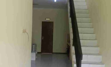 MURAH SEKALI JARANG ADA, DIJUAL RUMAH BAGUS 2 LANTAI DLM CLUSTER CONDET