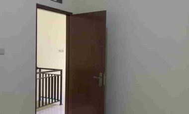 MURAH SEKALI JARANG ADA, DIJUAL RUMAH BAGUS 2 LANTAI DLM CLUSTER CONDET