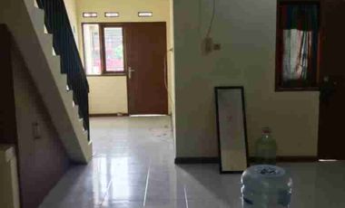 MURAH SEKALI JARANG ADA, DIJUAL RUMAH BAGUS 2 LANTAI DLM CLUSTER CONDET
