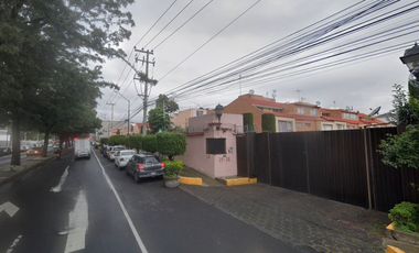 CASA EN REMATE HIPOTECARIO, EXCELENTE UBICACIÓN Y POR DEBAJO DE SU VALOR COMERCIAL