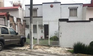 CASA EN REMATE HIPOTECARIO, EXCELENTE UBICACIÓN Y POR DEBAJO DE SU VALOR COMERCIAL