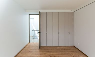 Alquiler de Casa Dúplex de 2 Habitaciones en Lumbisí, Cumbayá - Quito