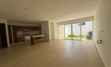 CASA EN RENTA EN ALTOZANO