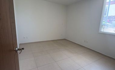 CASA EN RENTA EN ALTOZANO