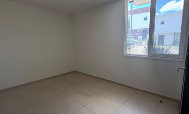 CASA EN RENTA EN ALTOZANO