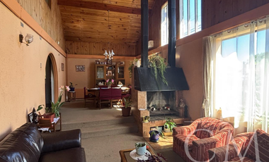 Amplia casa en Villa Europa, Valdivia, 5 dormitorios y 3 baños