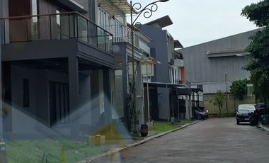 Disewakan rumah komplek Cendana Garden Karawaci