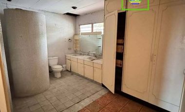 HOUSE AND LOT FOR SALE IN MAGALLANES, MAKATI CITY